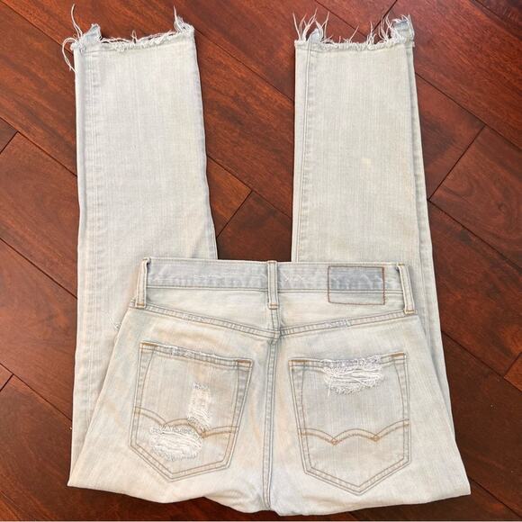 American Eagle Outfitters Straight Light Wash Distressed Jeans 26 - Picture 7 of 12